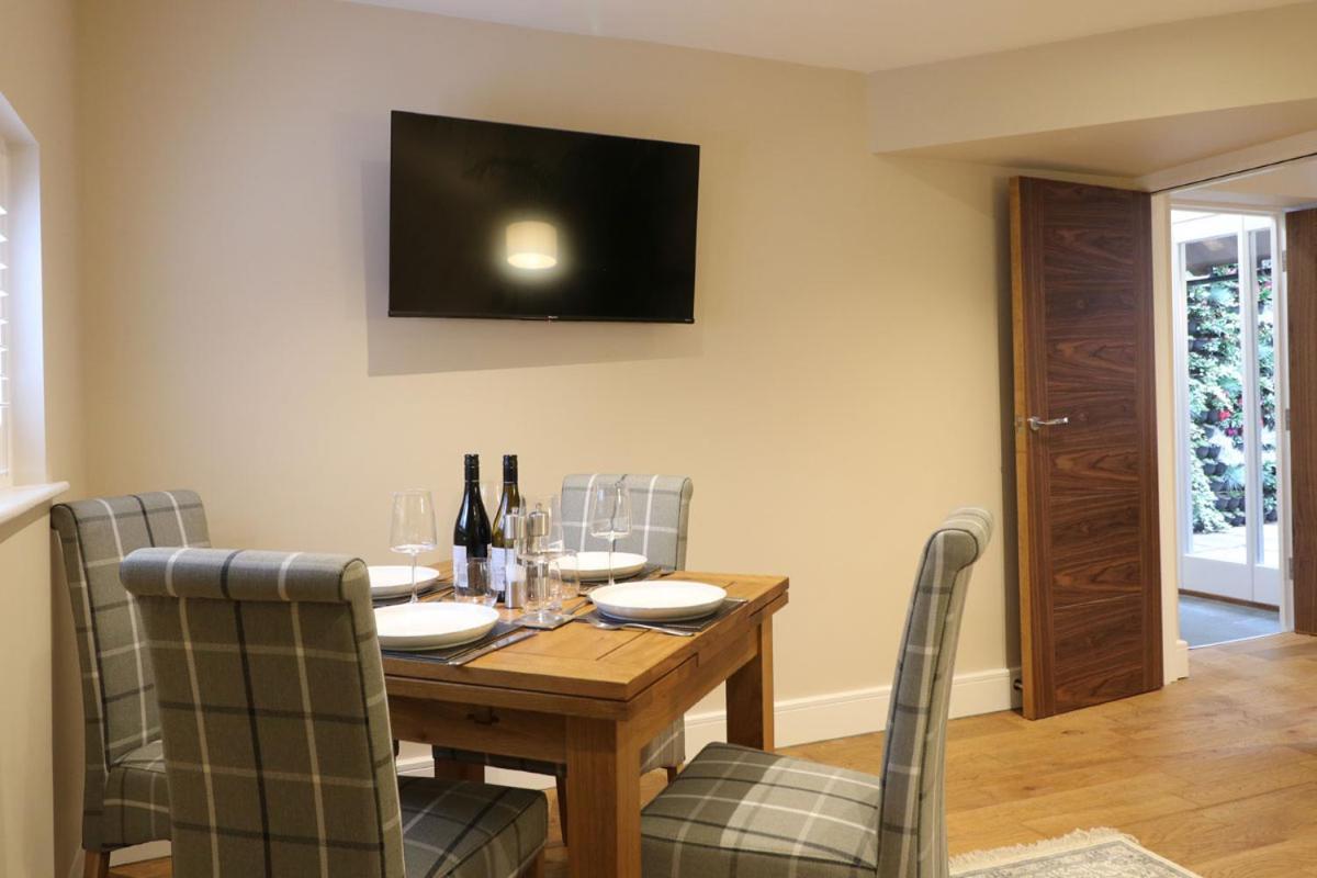 Ashbourne Luxury Suites Buitenkant foto
