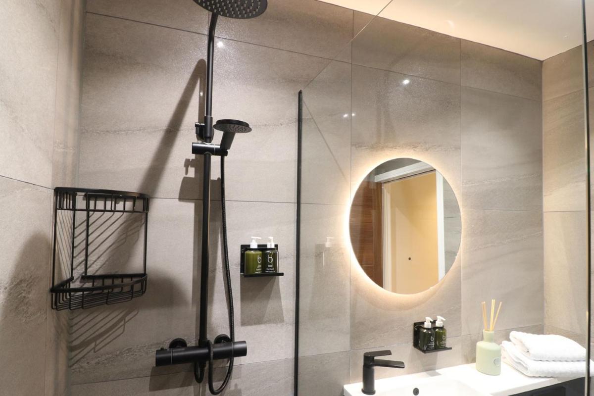 Ashbourne Luxury Suites Buitenkant foto