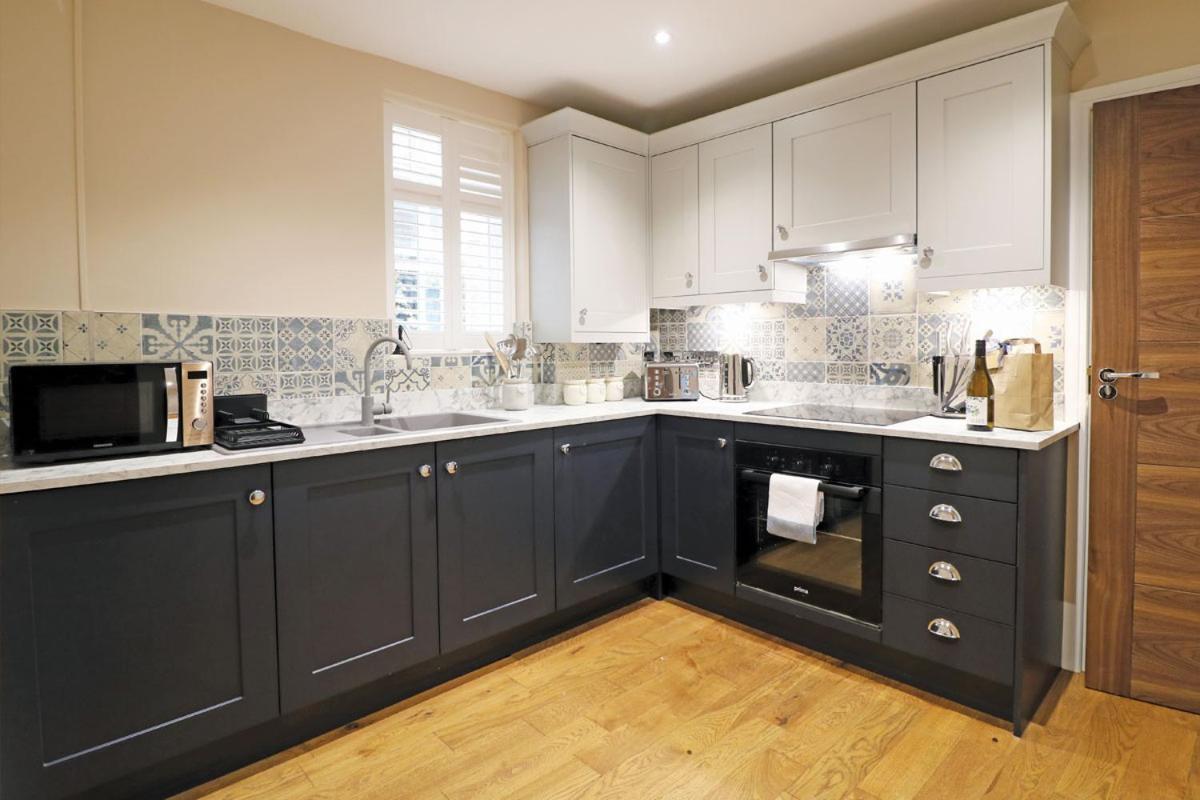Ashbourne Luxury Suites Buitenkant foto