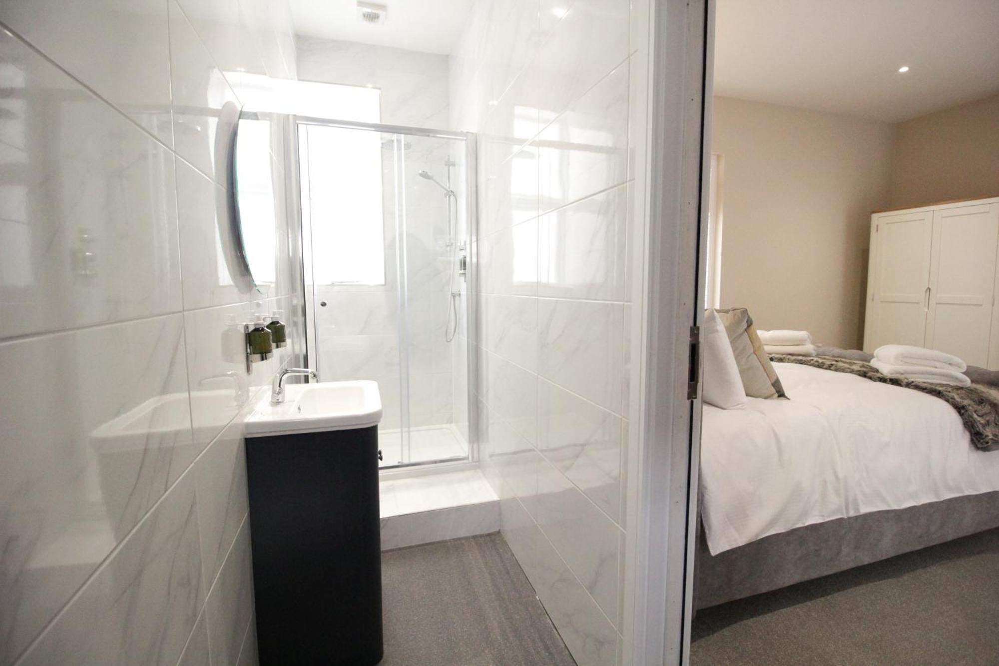 Ashbourne Luxury Suites Buitenkant foto